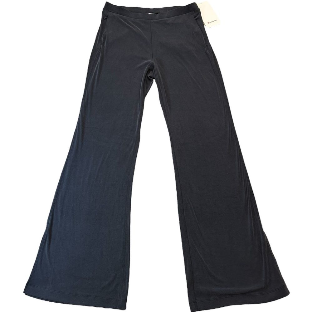 Lululemon Drapey Softstreme Flared Pants Size Large Nwt $138 Black